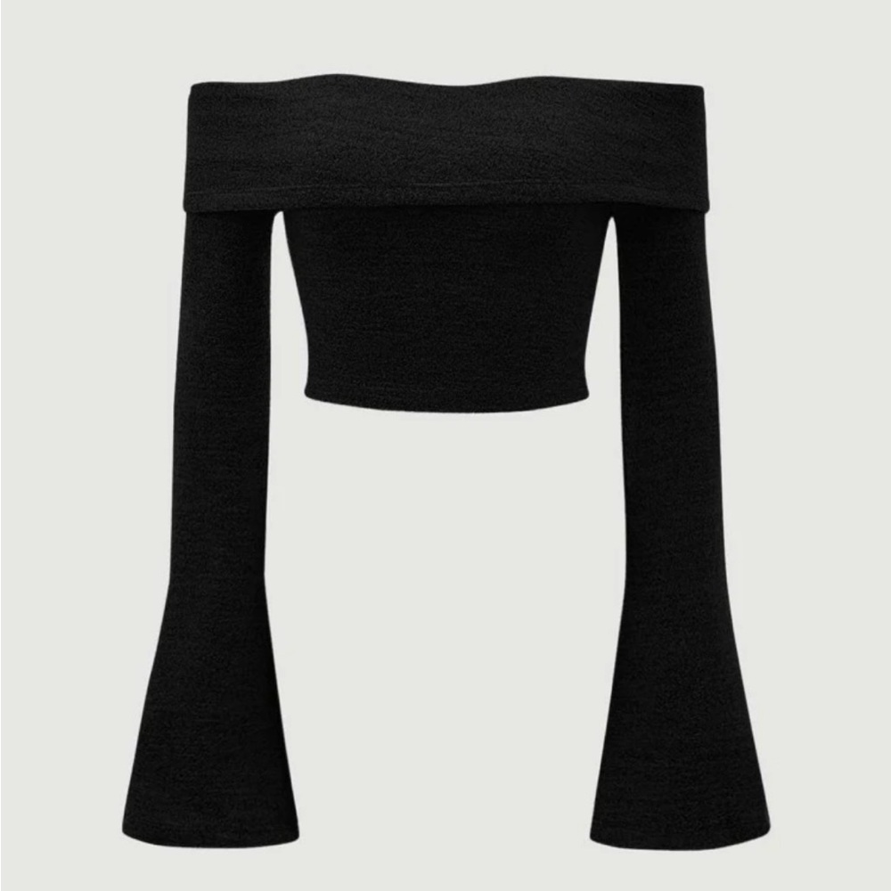 Black long sleeve crop top